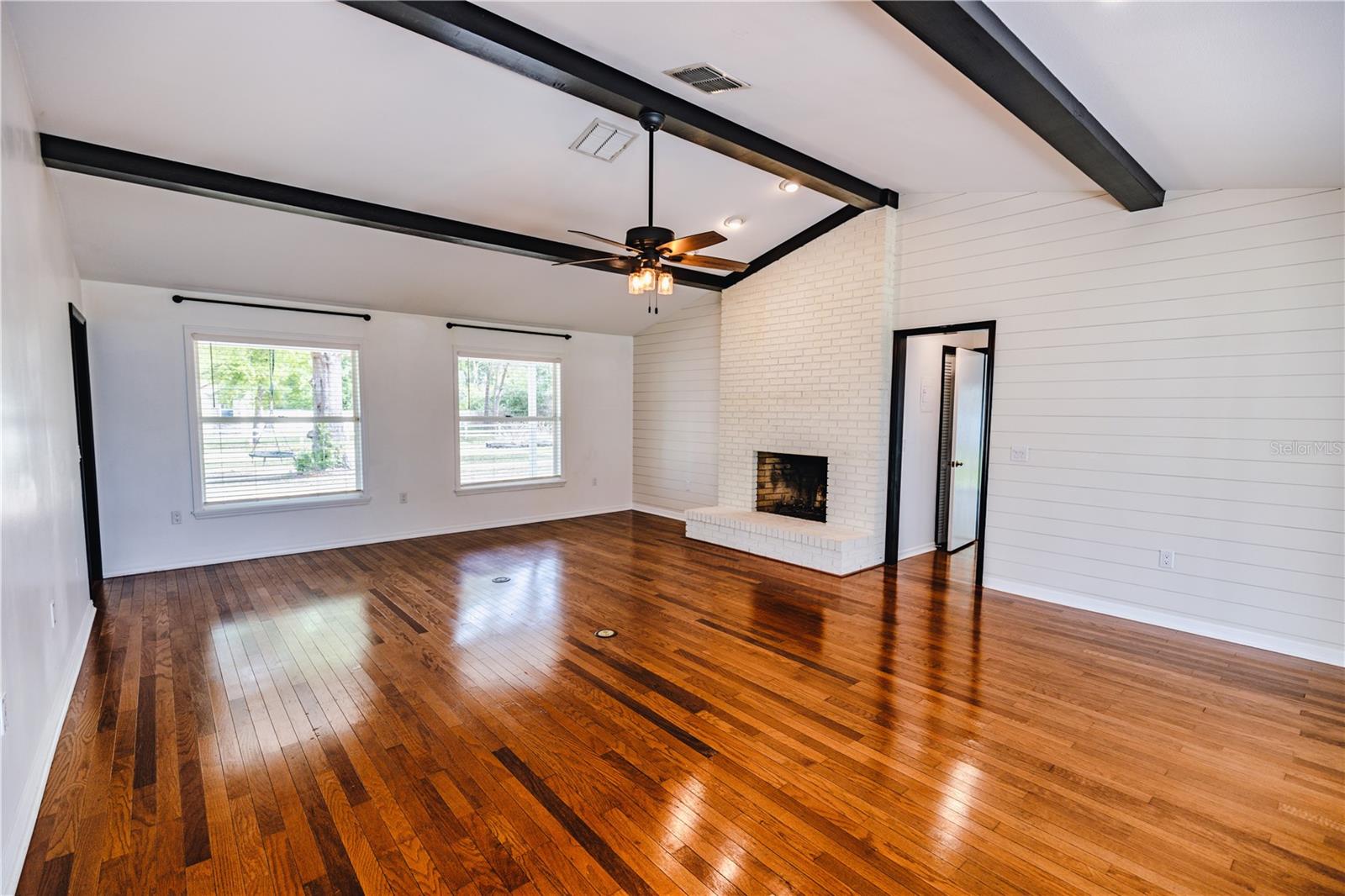 Image 11 of 47 For 2119 Shady Oaks Drive