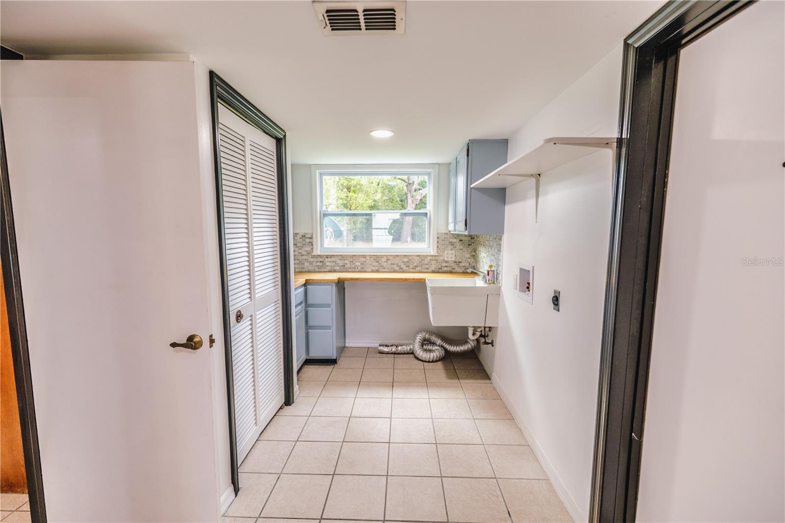 Image 21 of 47 For 2119 Shady Oaks Drive