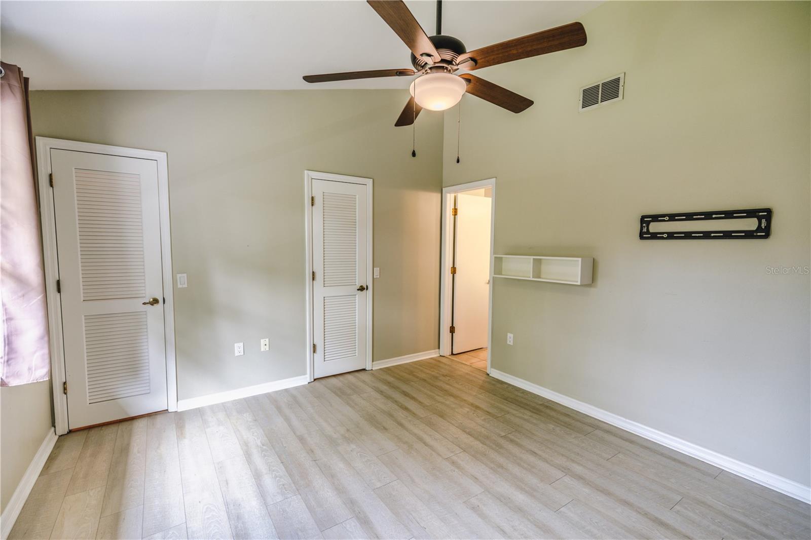 Image 22 of 47 For 2119 Shady Oaks Drive