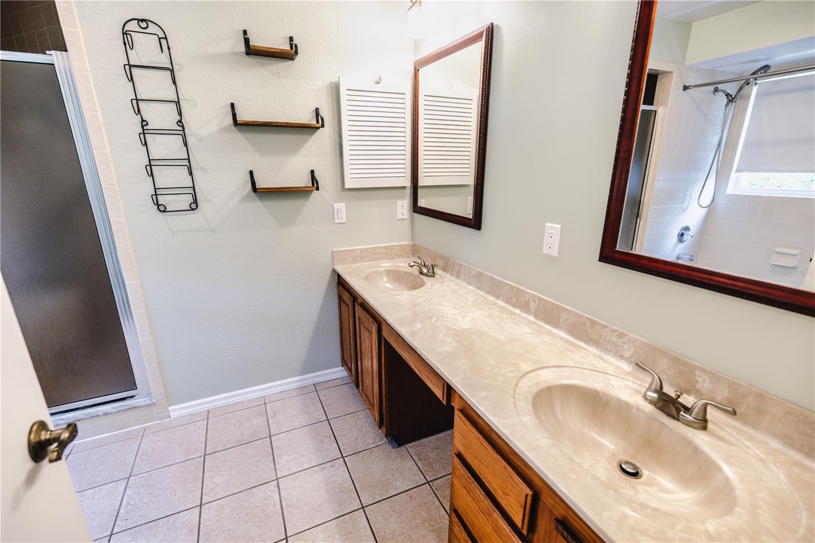 Image 26 of 47 For 2119 Shady Oaks Drive