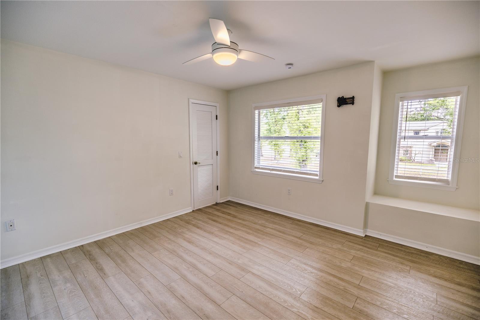 Image 27 of 47 For 2119 Shady Oaks Drive