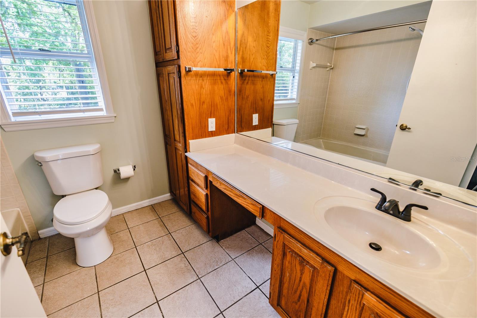 Image 29 of 47 For 2119 Shady Oaks Drive