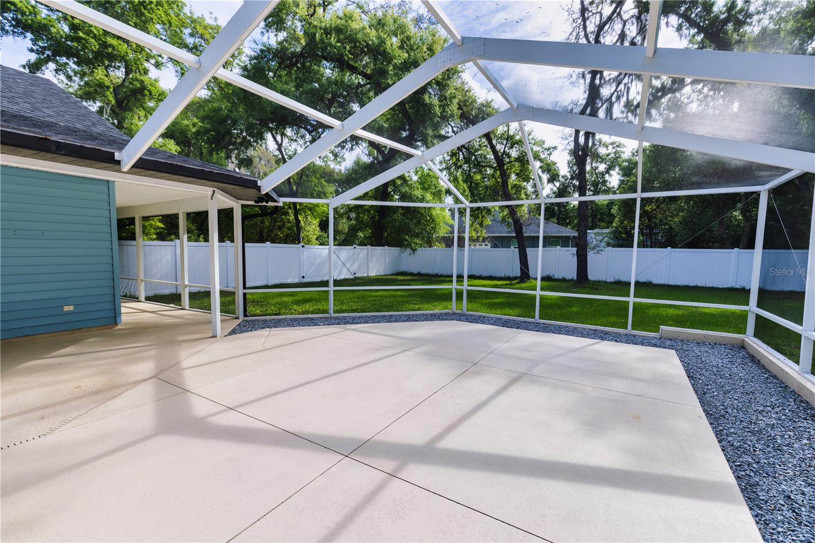 Image 33 of 47 For 2119 Shady Oaks Drive