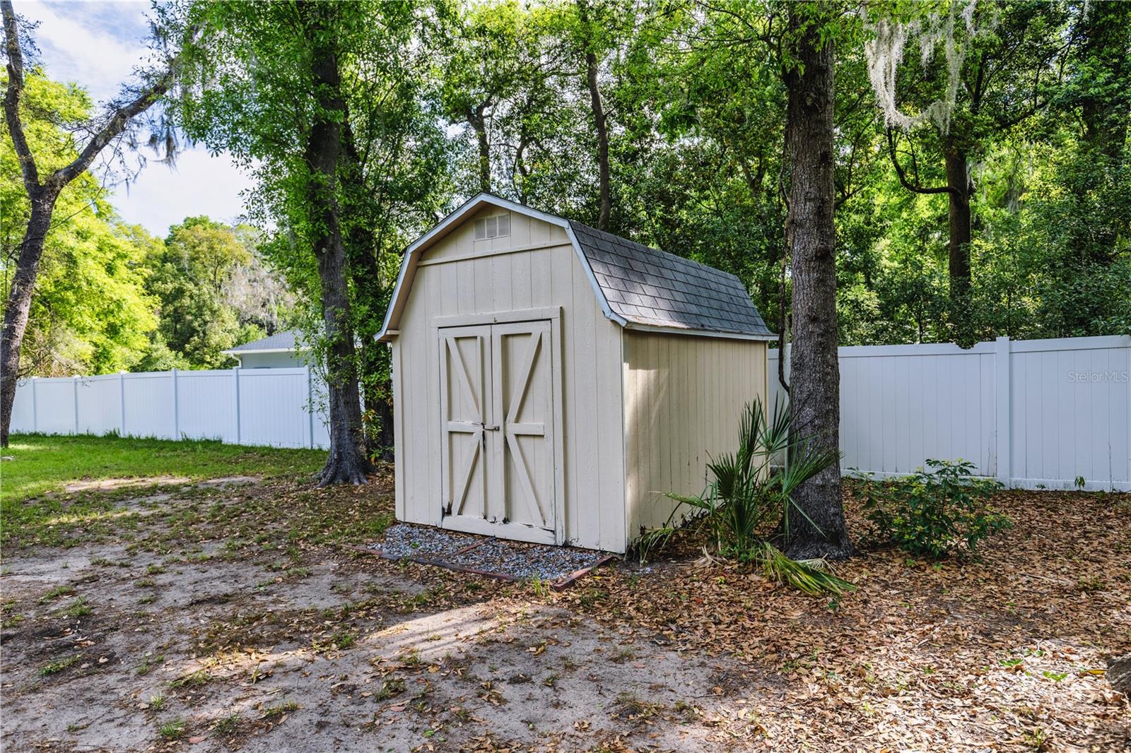 Image 38 of 47 For 2119 Shady Oaks Drive