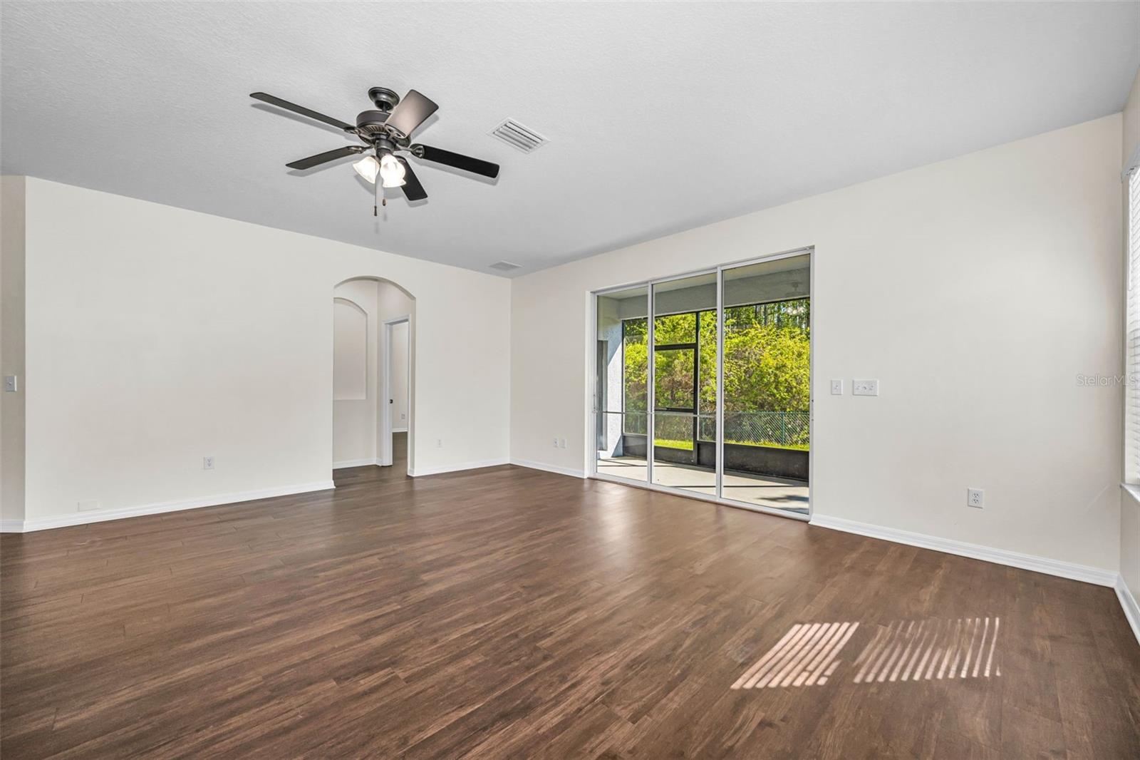 Image 10 of 51 For 15727 Cedar Elm Terrace