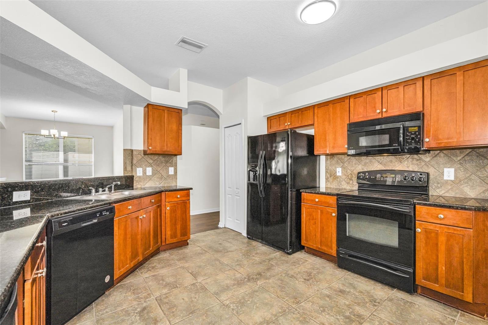 Image 13 of 51 For 15727 Cedar Elm Terrace