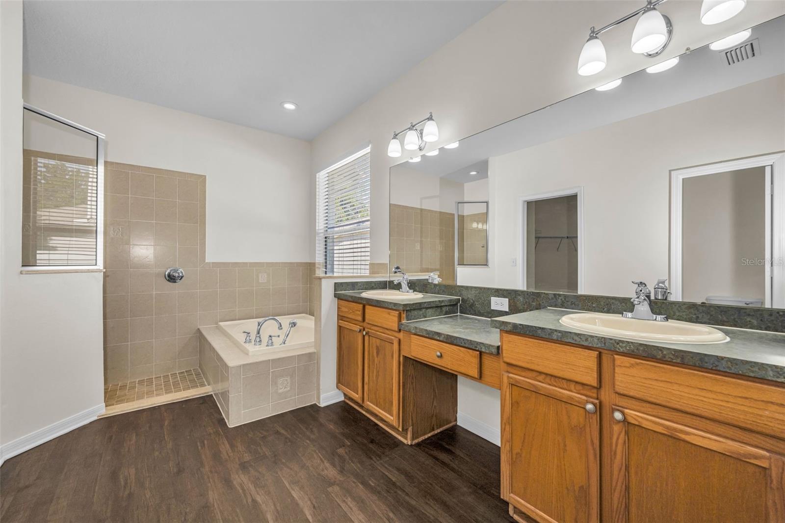 Image 20 of 51 For 15727 Cedar Elm Terrace