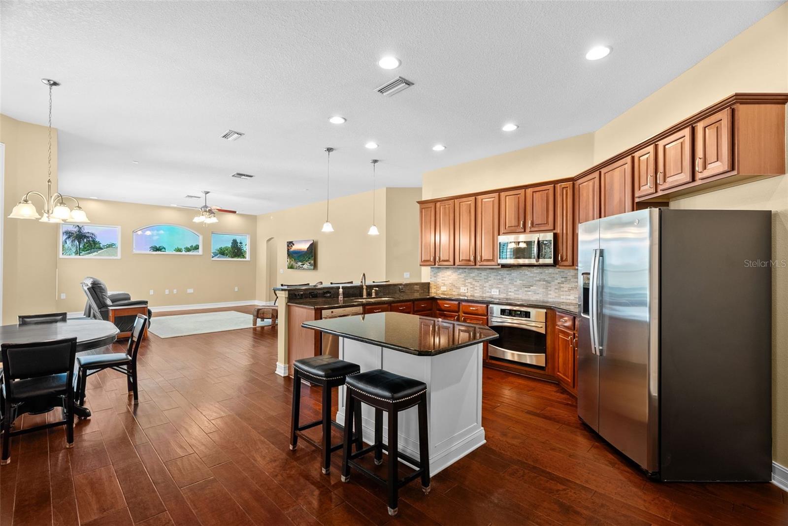 Listing photo id 13 for 22810 Collridge Drive