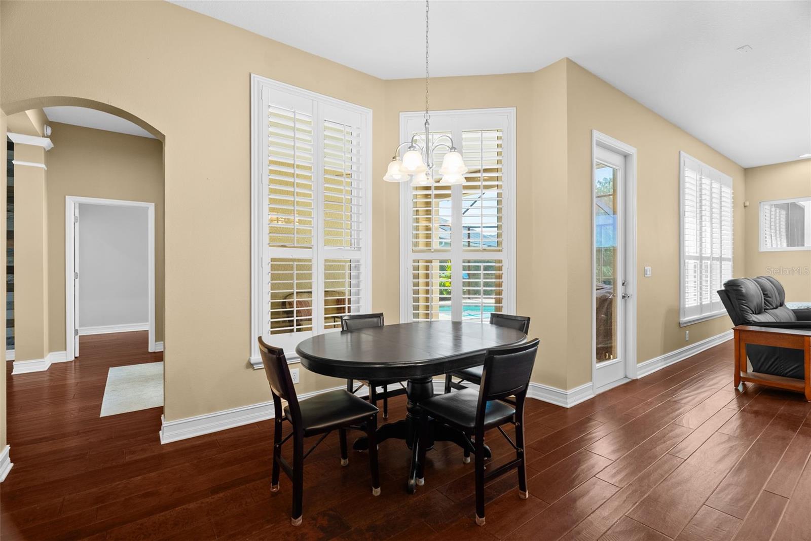 Listing photo id 20 for 22810 Collridge Drive