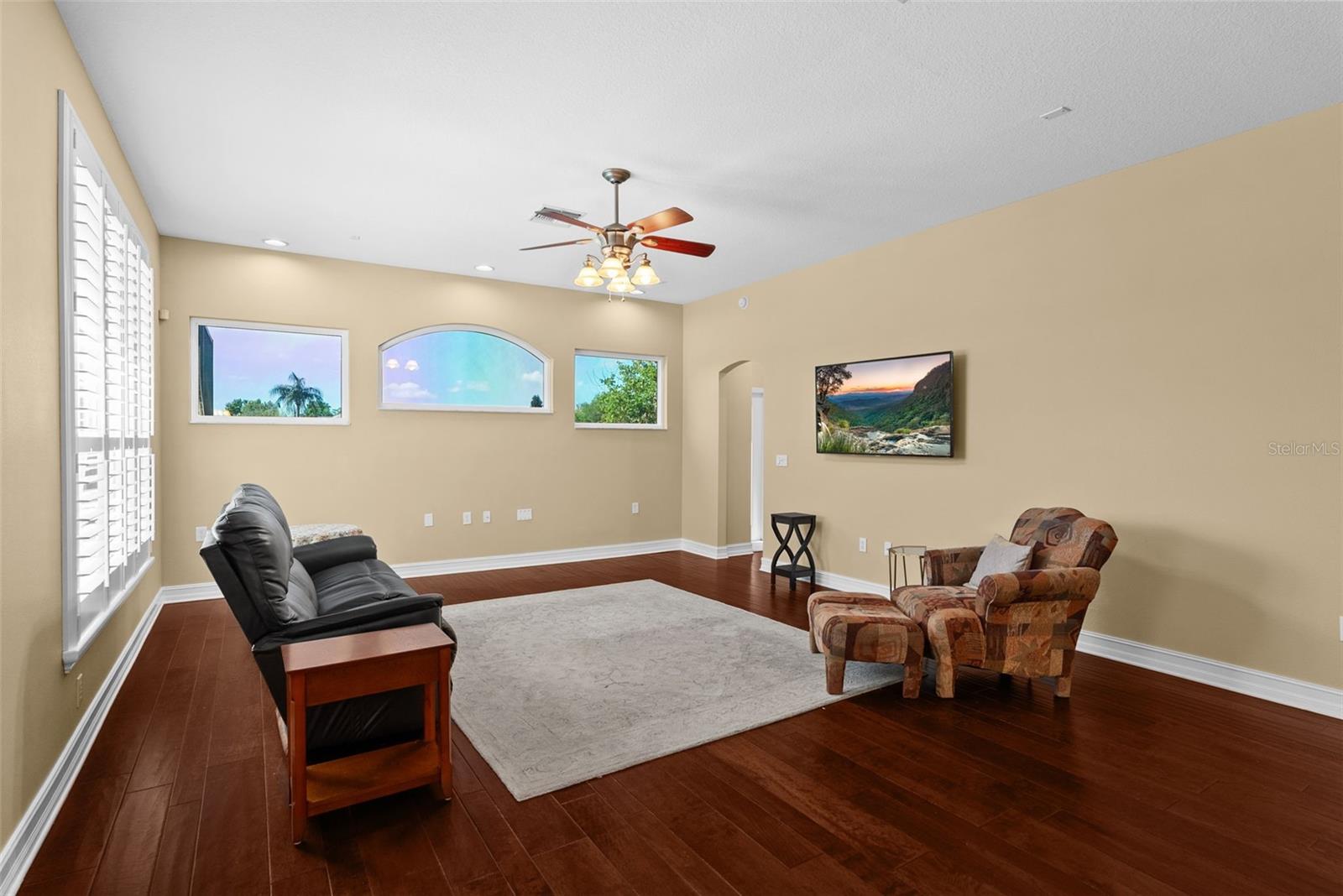 Listing photo id 21 for 22810 Collridge Drive