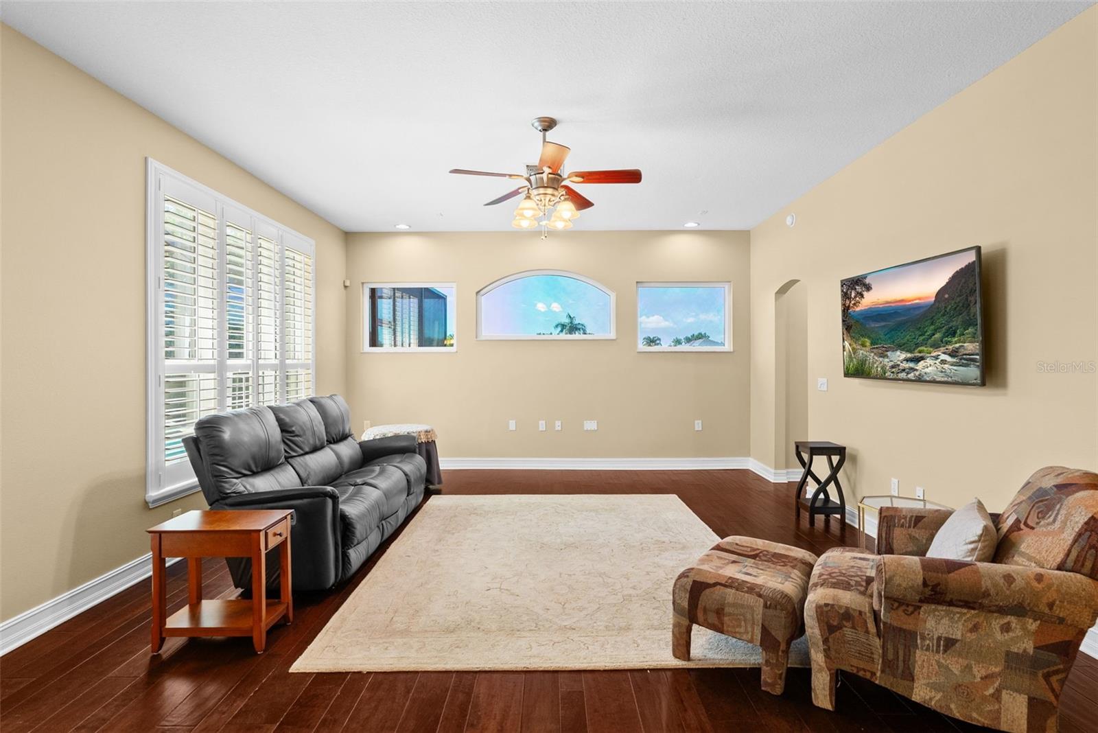 Listing photo id 22 for 22810 Collridge Drive