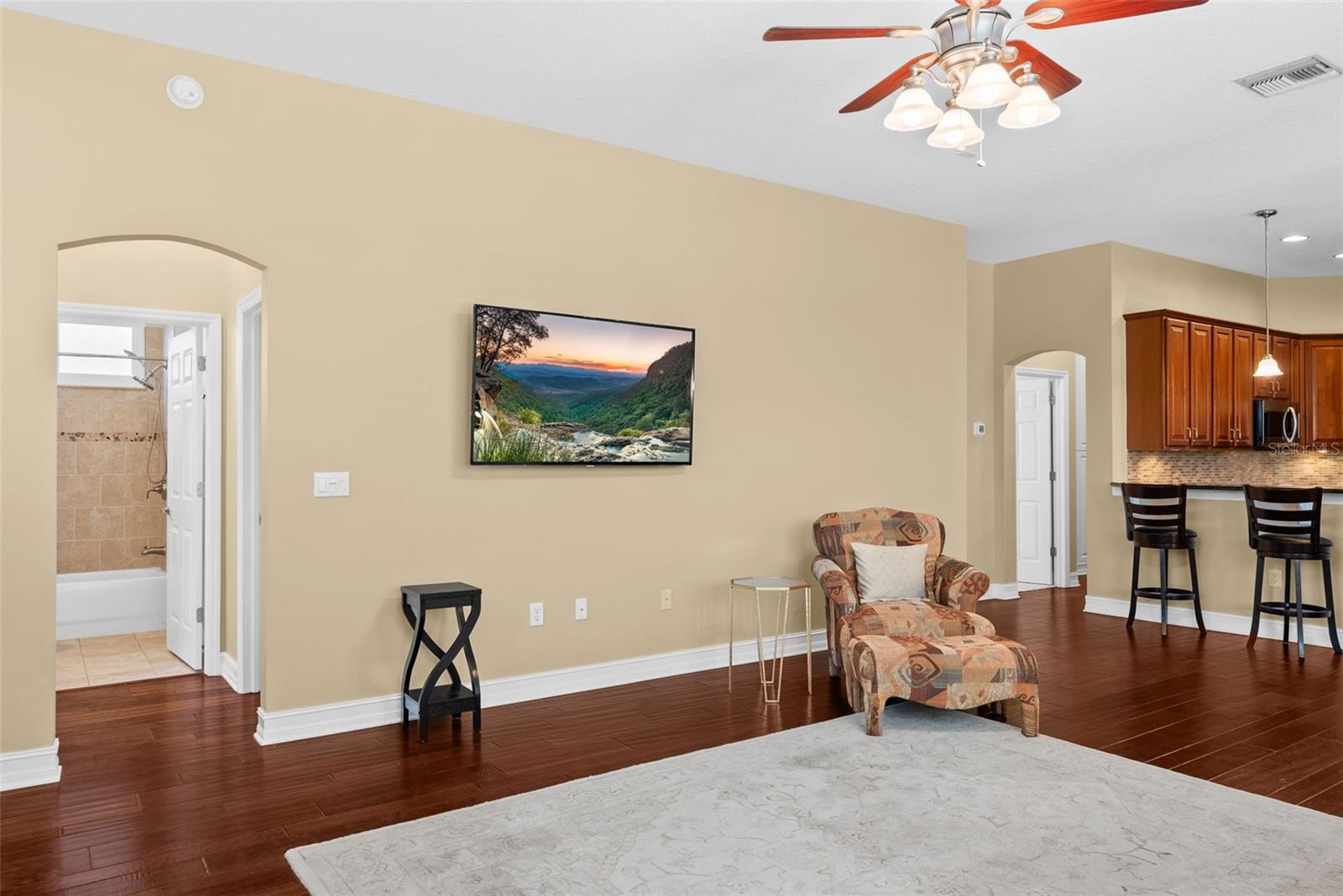 Listing photo id 25 for 22810 Collridge Drive