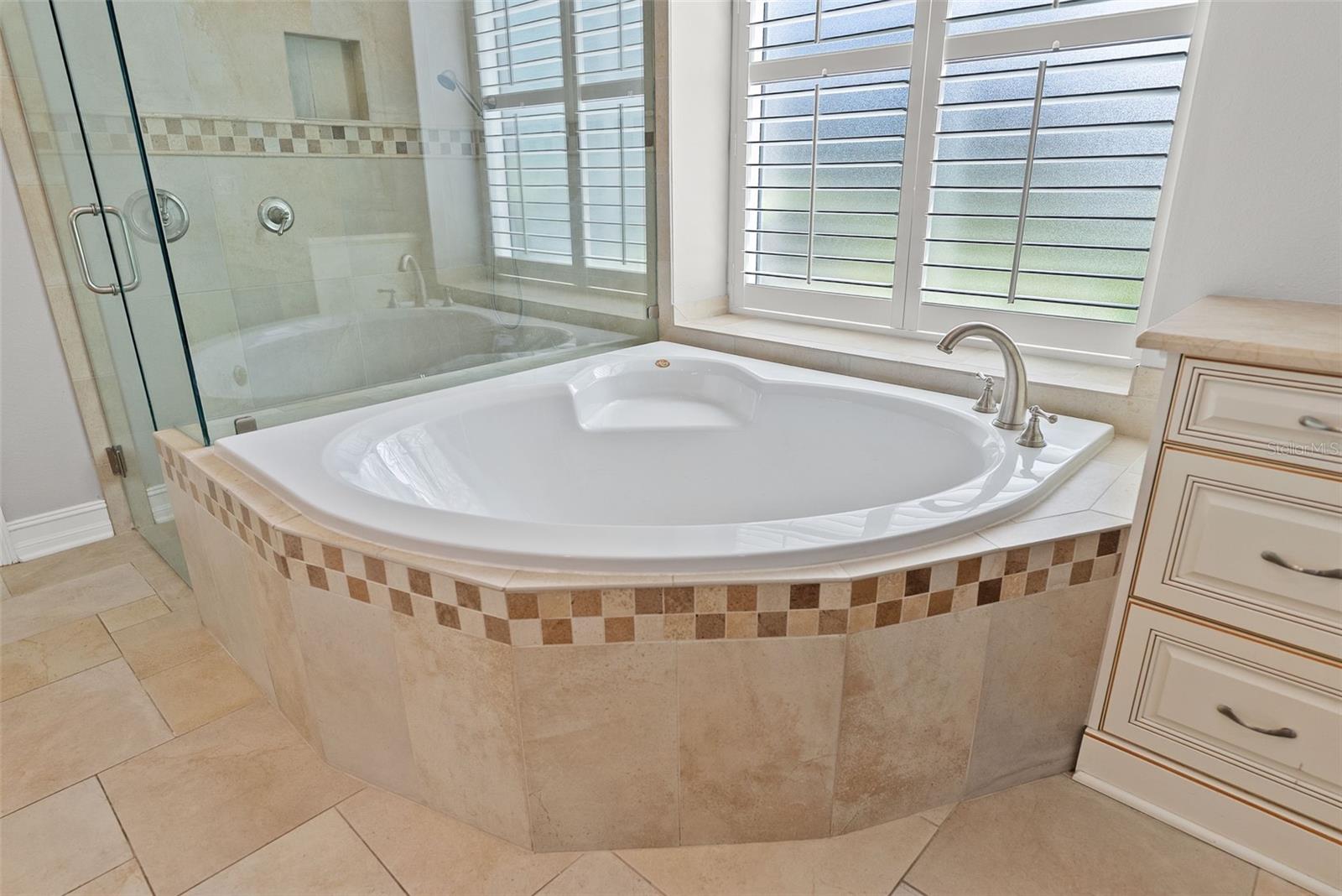 Listing photo id 31 for 22810 Collridge Drive