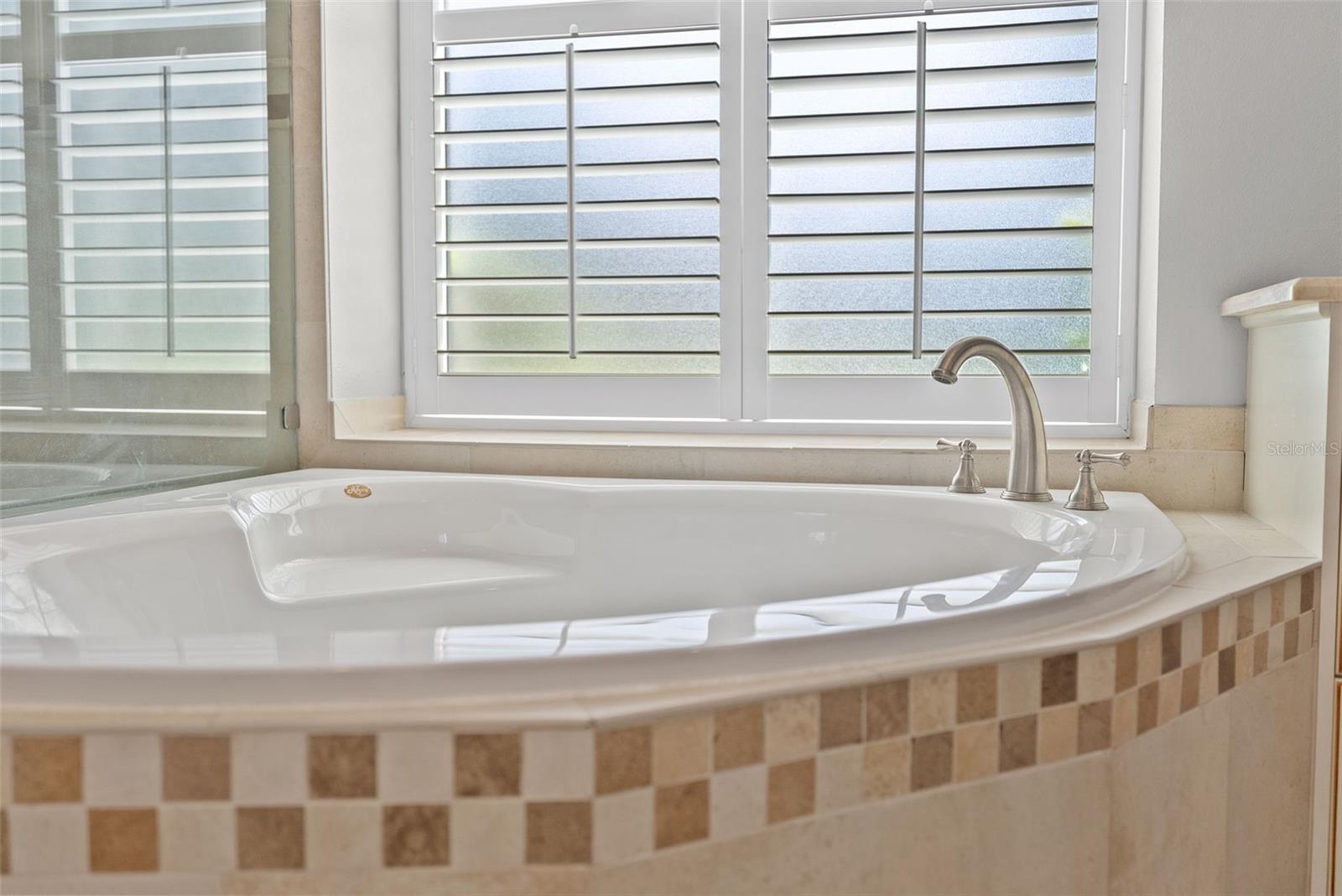 Listing photo id 32 for 22810 Collridge Drive