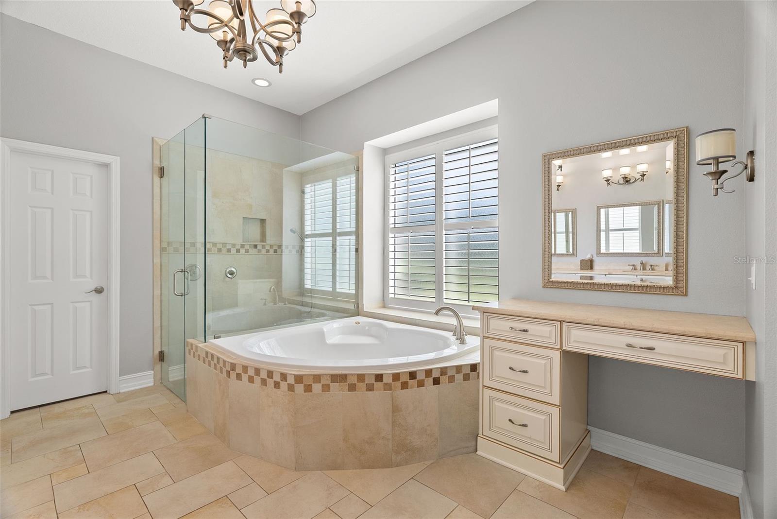 Listing photo id 33 for 22810 Collridge Drive