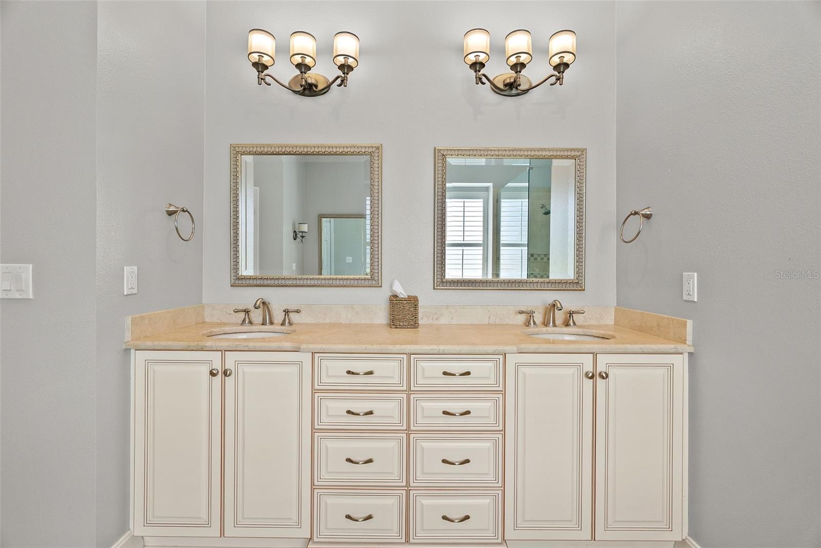 Listing photo id 34 for 22810 Collridge Drive