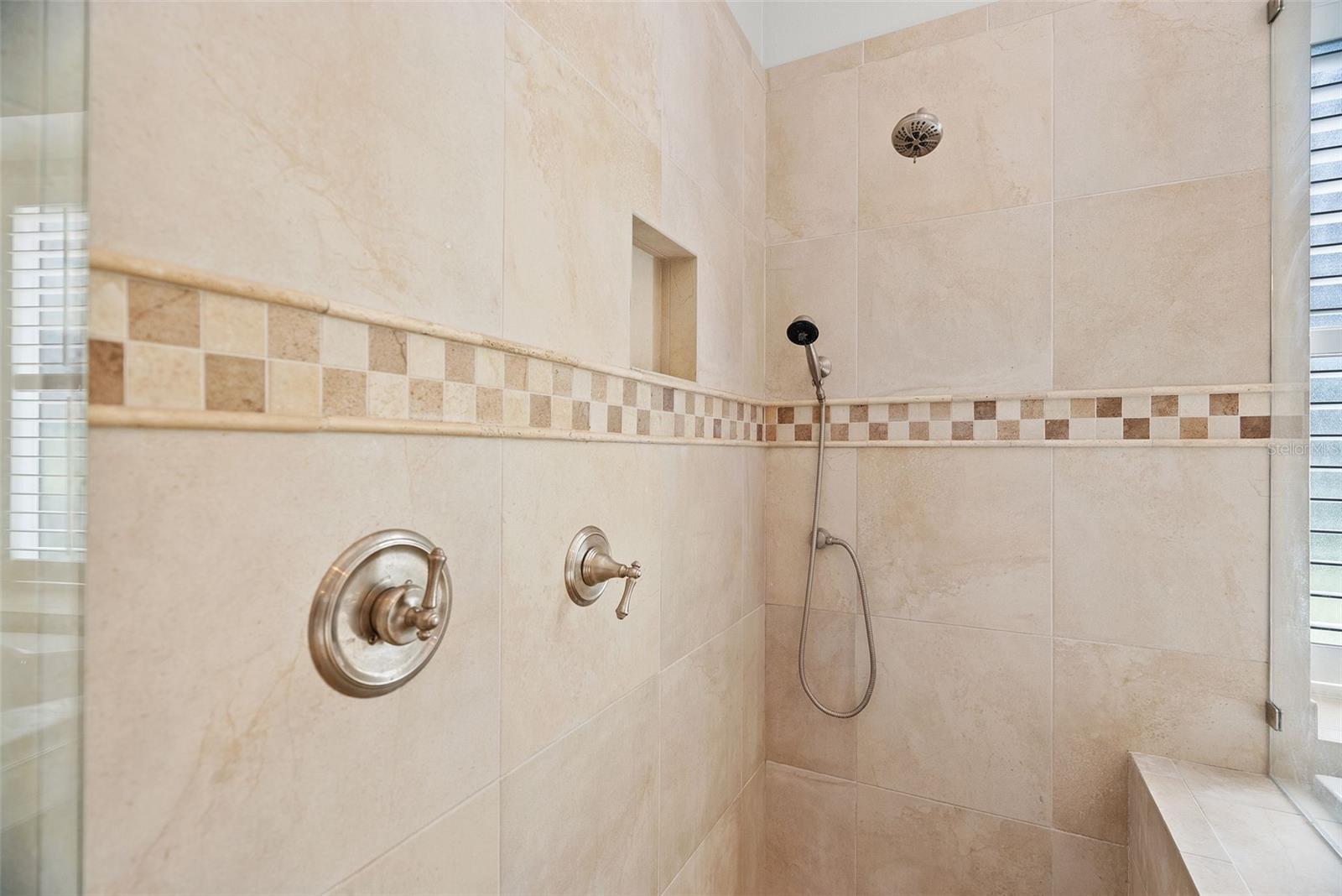 Listing photo id 36 for 22810 Collridge Drive