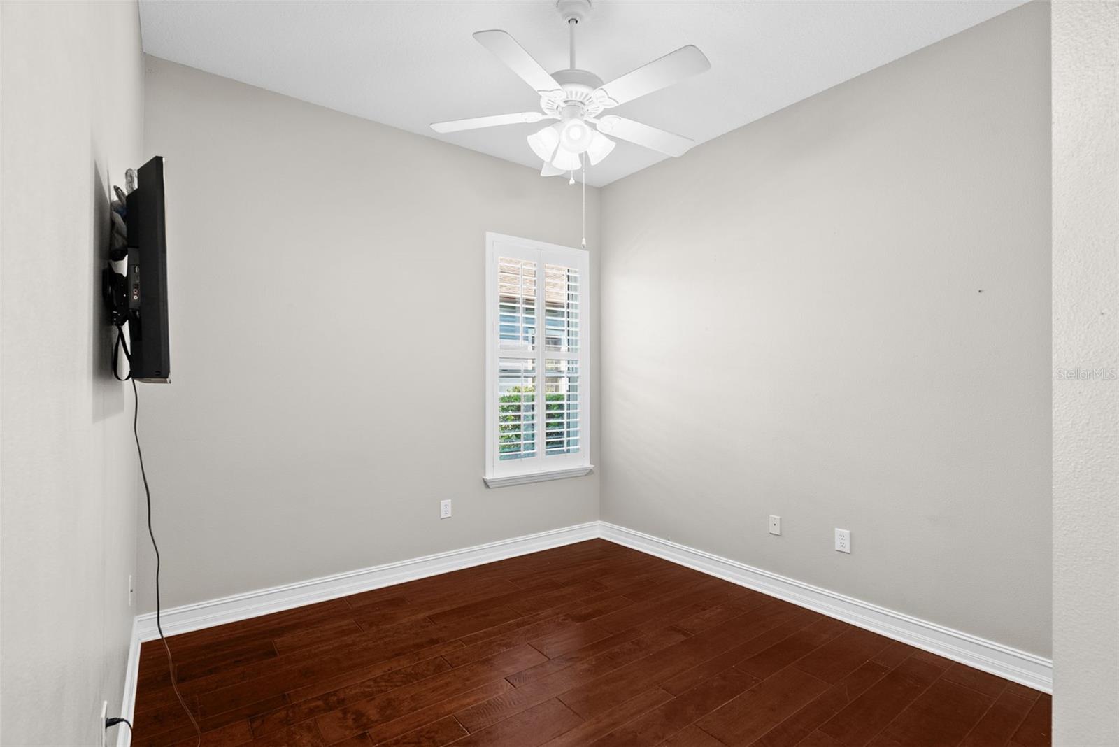 Listing photo id 40 for 22810 Collridge Drive