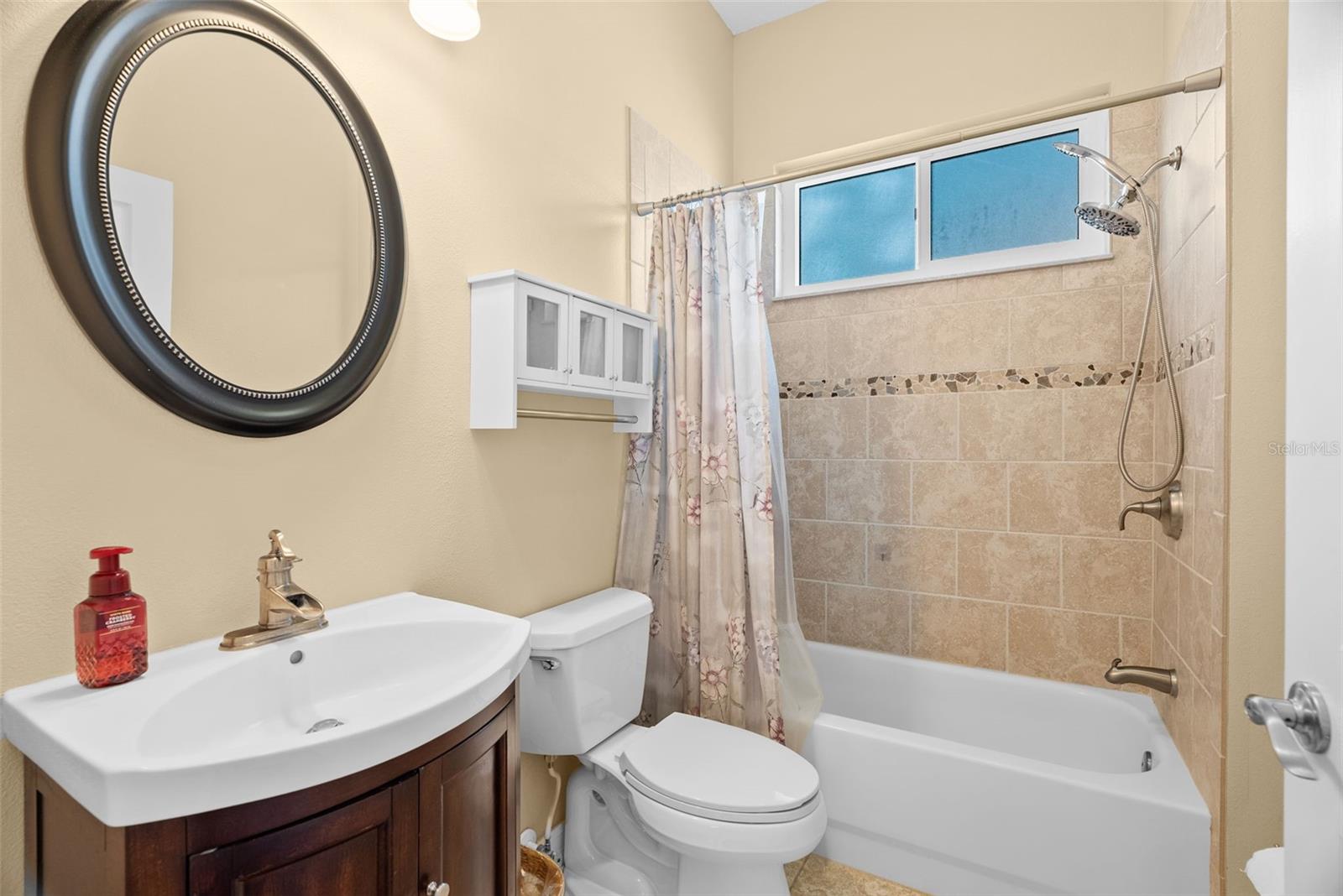 Listing photo id 42 for 22810 Collridge Drive