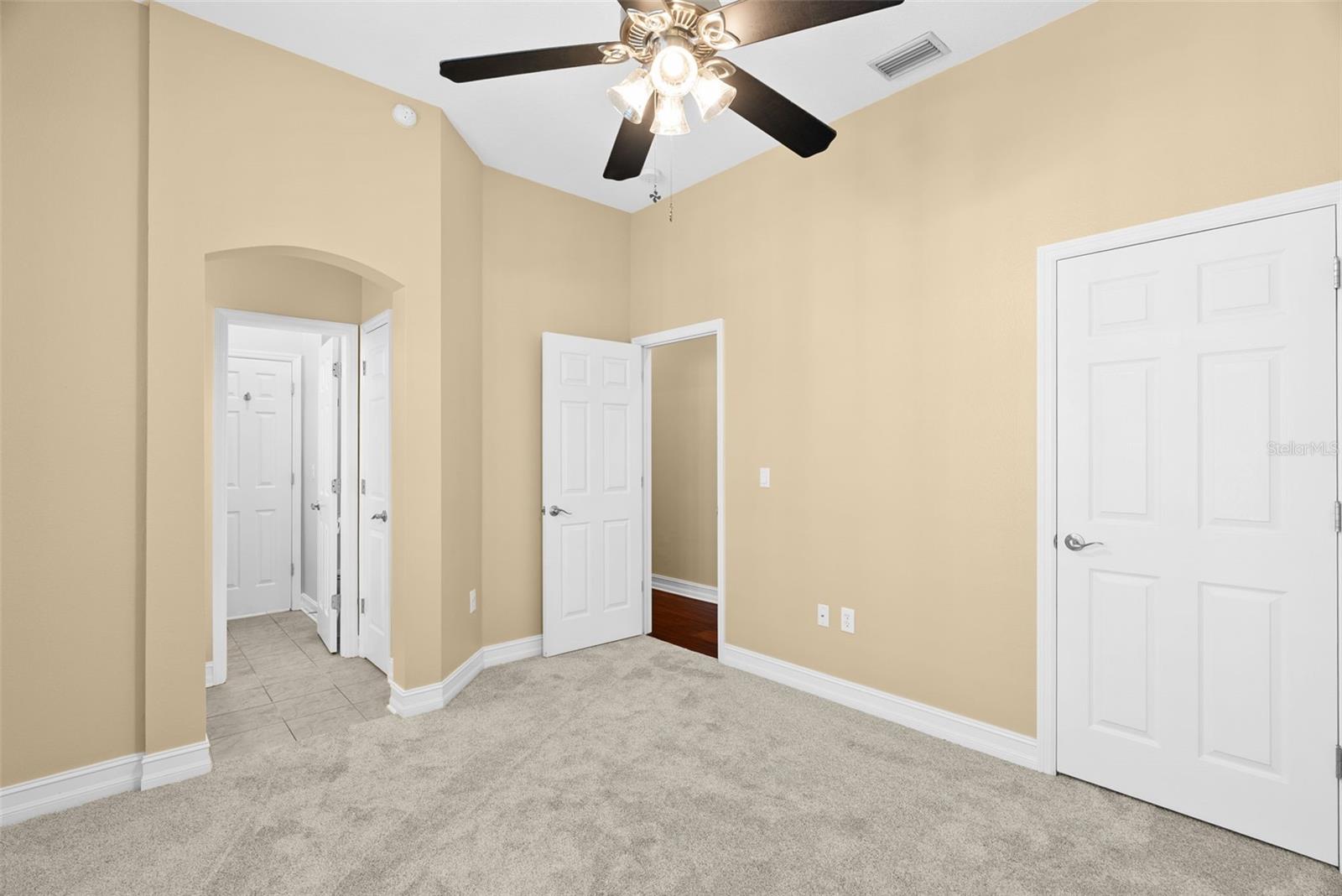 Listing photo id 45 for 22810 Collridge Drive