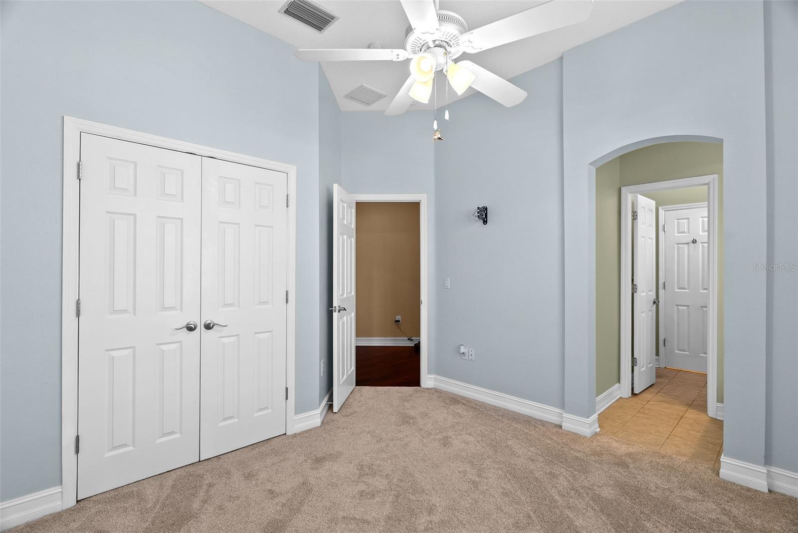 Listing photo id 49 for 22810 Collridge Drive