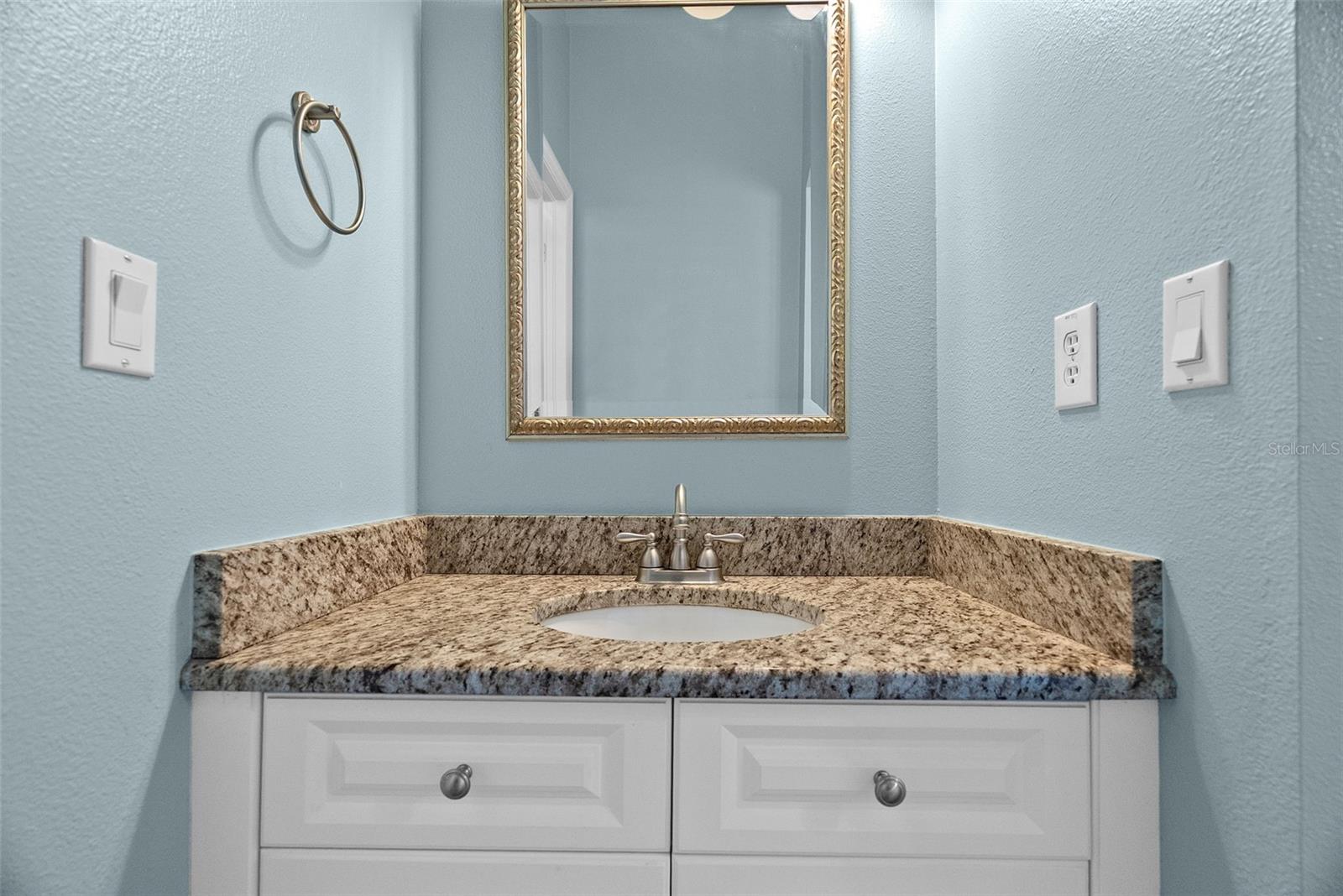 Listing photo id 51 for 22810 Collridge Drive