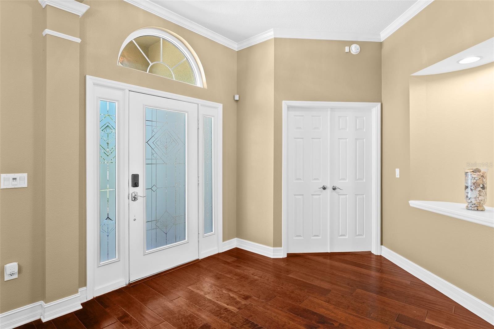 Listing photo id 5 for 22810 Collridge Drive