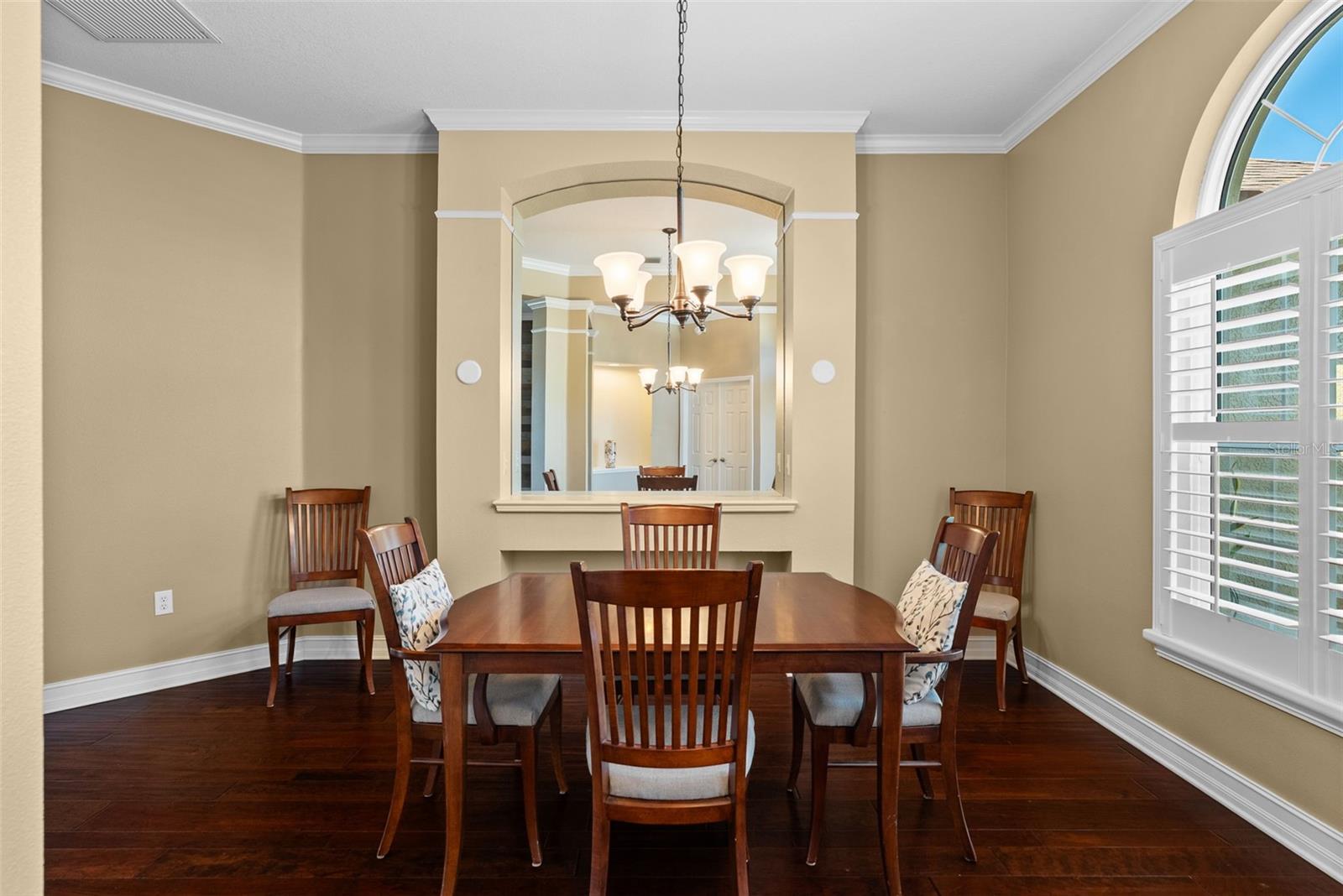 Listing photo id 7 for 22810 Collridge Drive