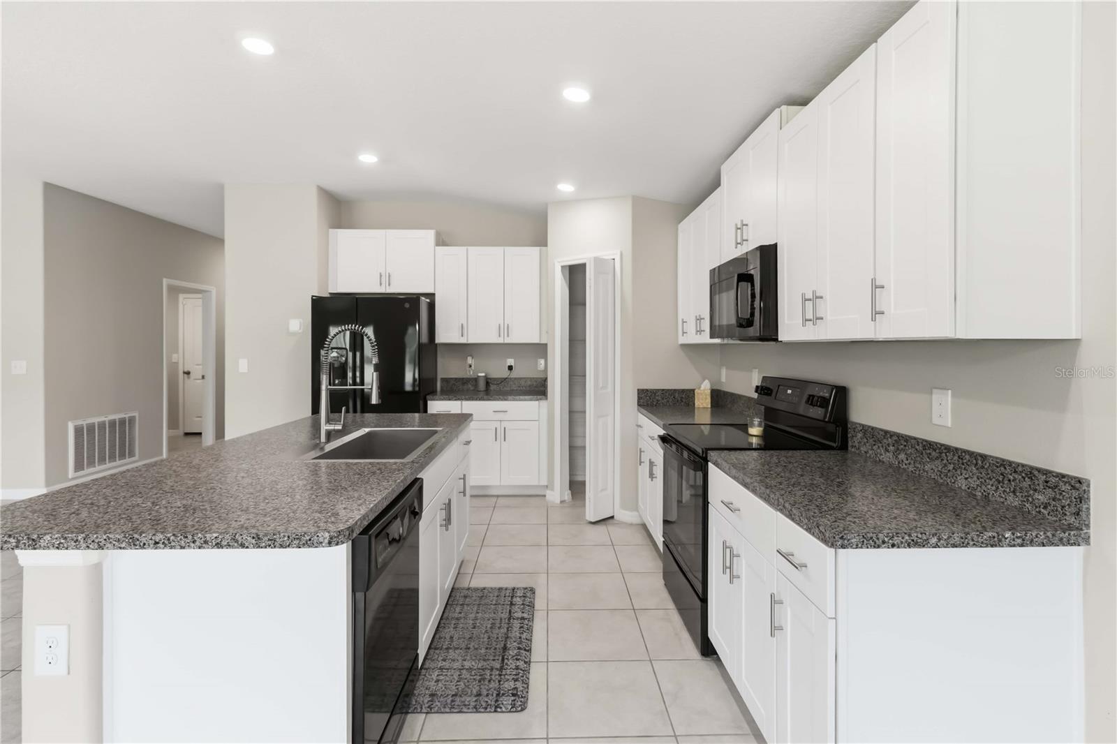 Image 7 of 27 For 7152 Samuel Ivy Drive