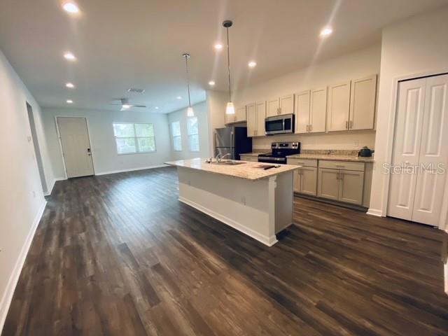 Image 5 of 24 For 1325 James Avenue S