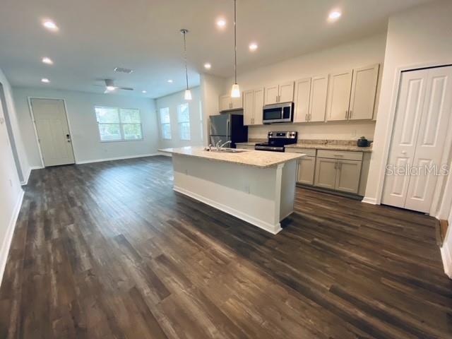 Image 6 of 24 For 1325 James Avenue S