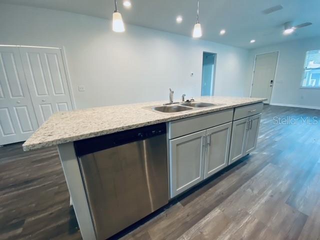 Image 8 of 24 For 1325 James Avenue S