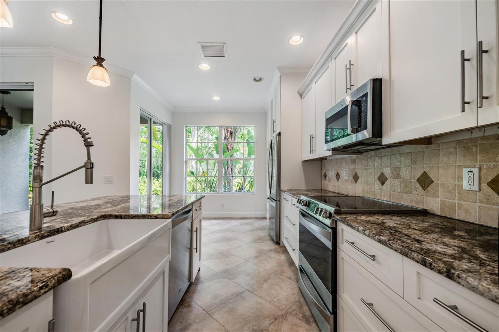 Image 17 of 52 For 14553 Mirabelle Vista Circle