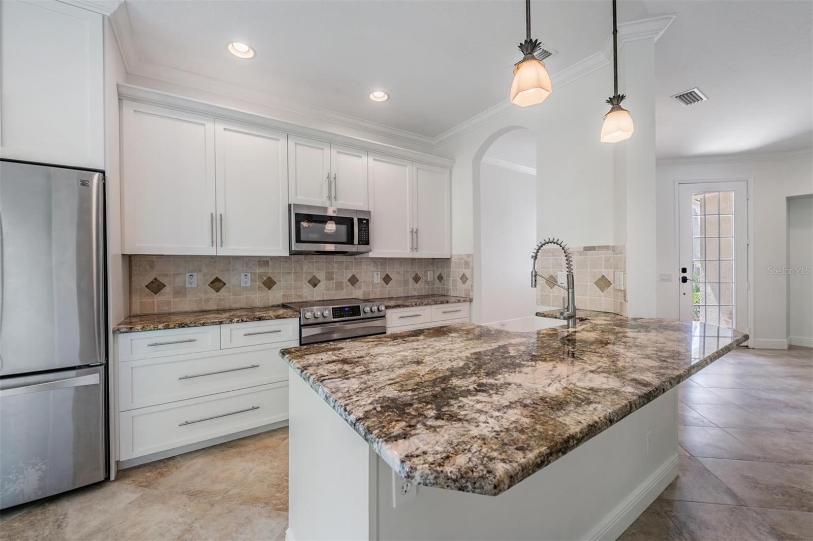 Image 19 of 52 For 14553 Mirabelle Vista Circle