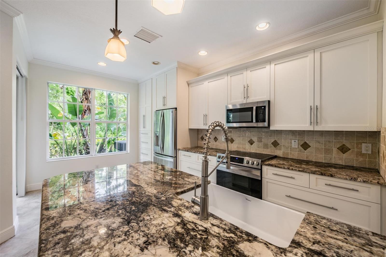 Image 22 of 52 For 14553 Mirabelle Vista Circle