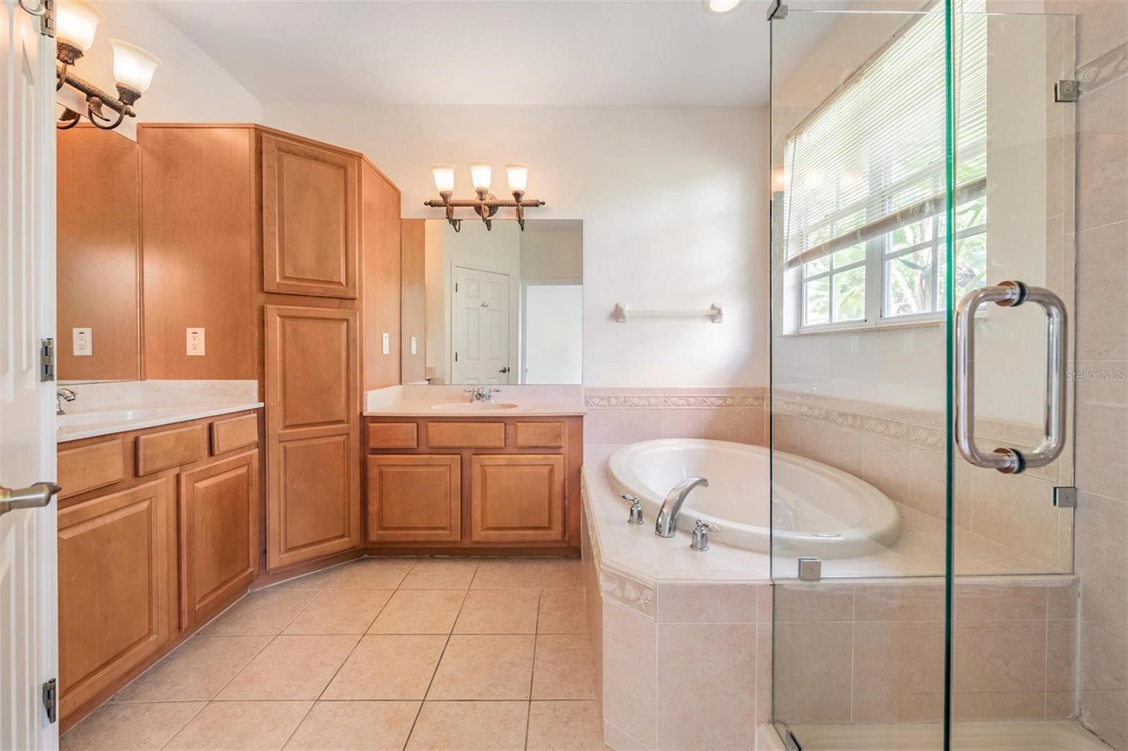 Image 27 of 52 For 14553 Mirabelle Vista Circle