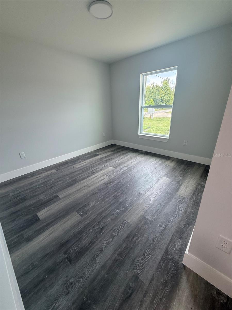 Image 31 of 69 For 13670 113 Place