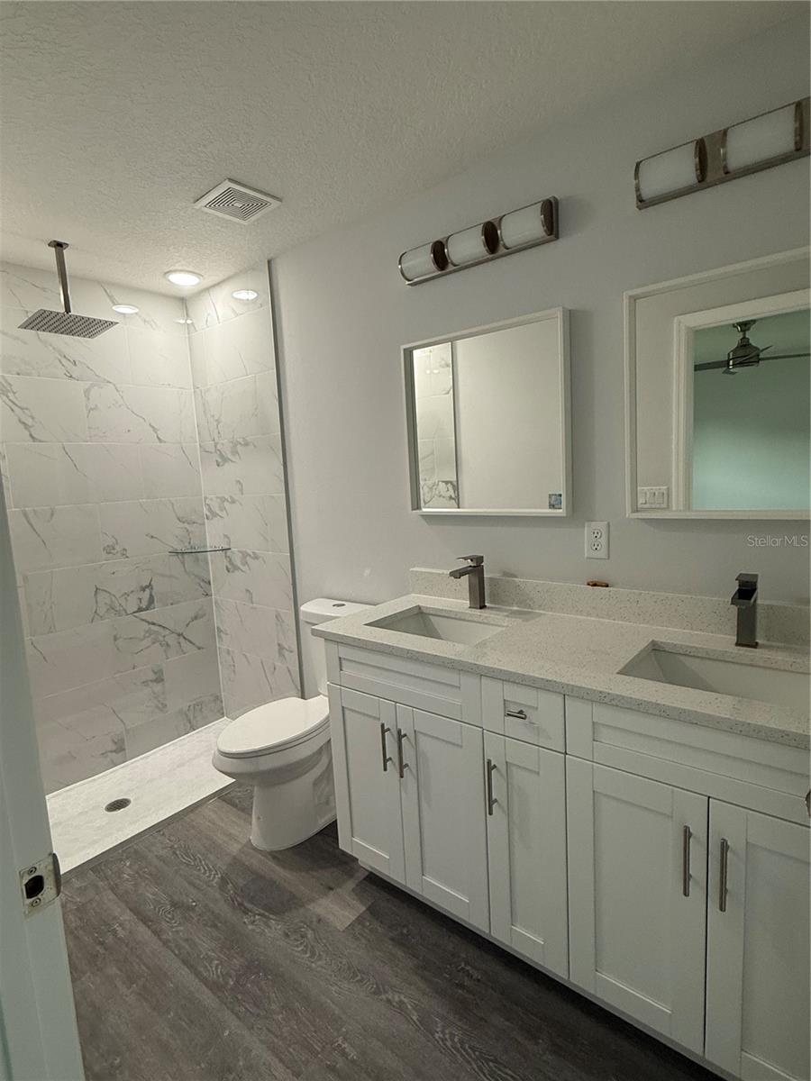 Image 52 of 69 For 13670 113 Place