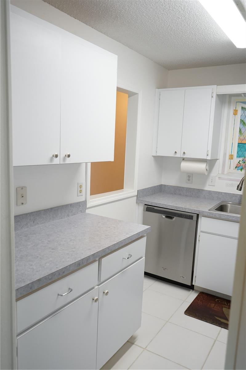 Image 11 of 53 For 1901 Canterbury Lane 4