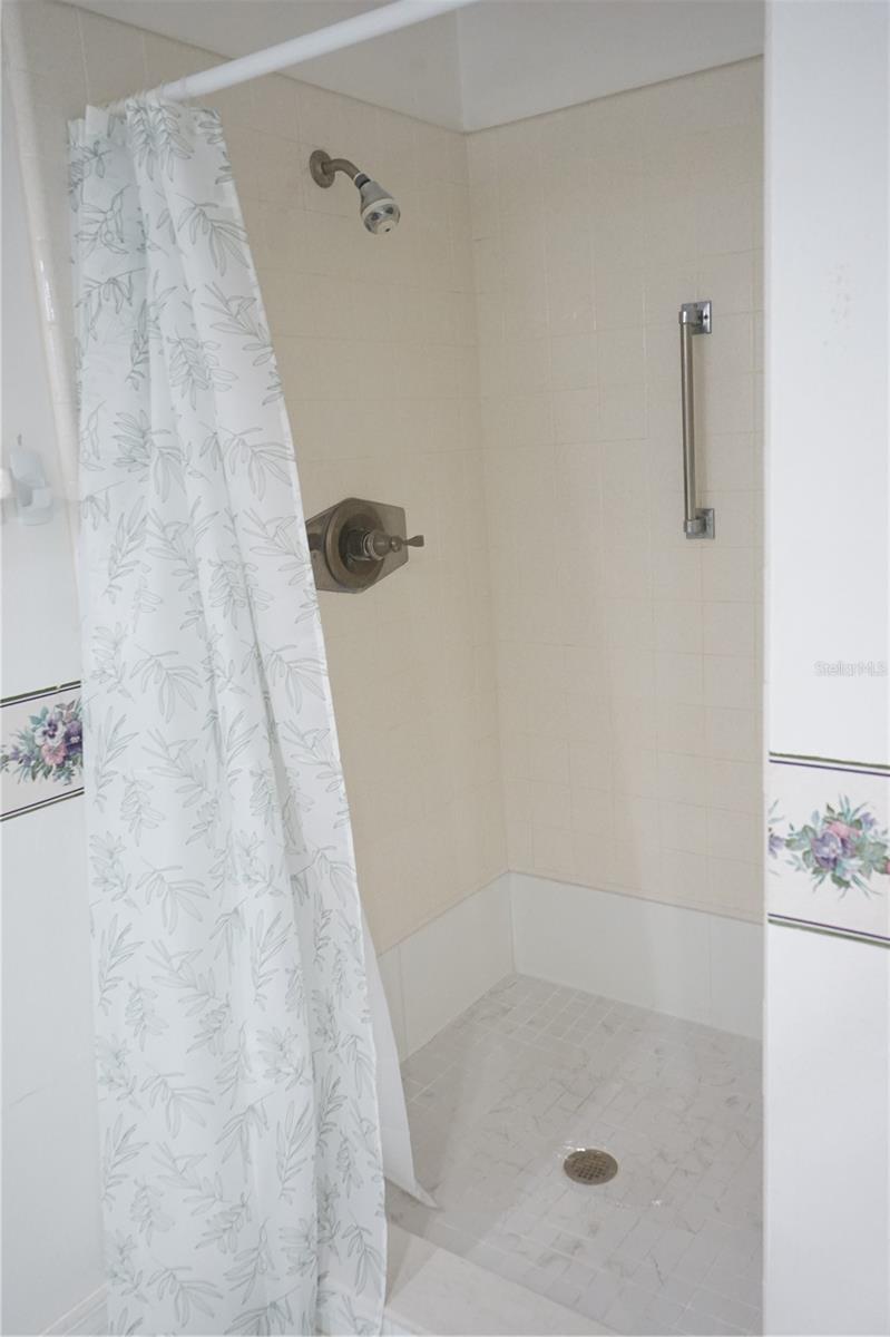 Image 23 of 53 For 1901 Canterbury Lane 4