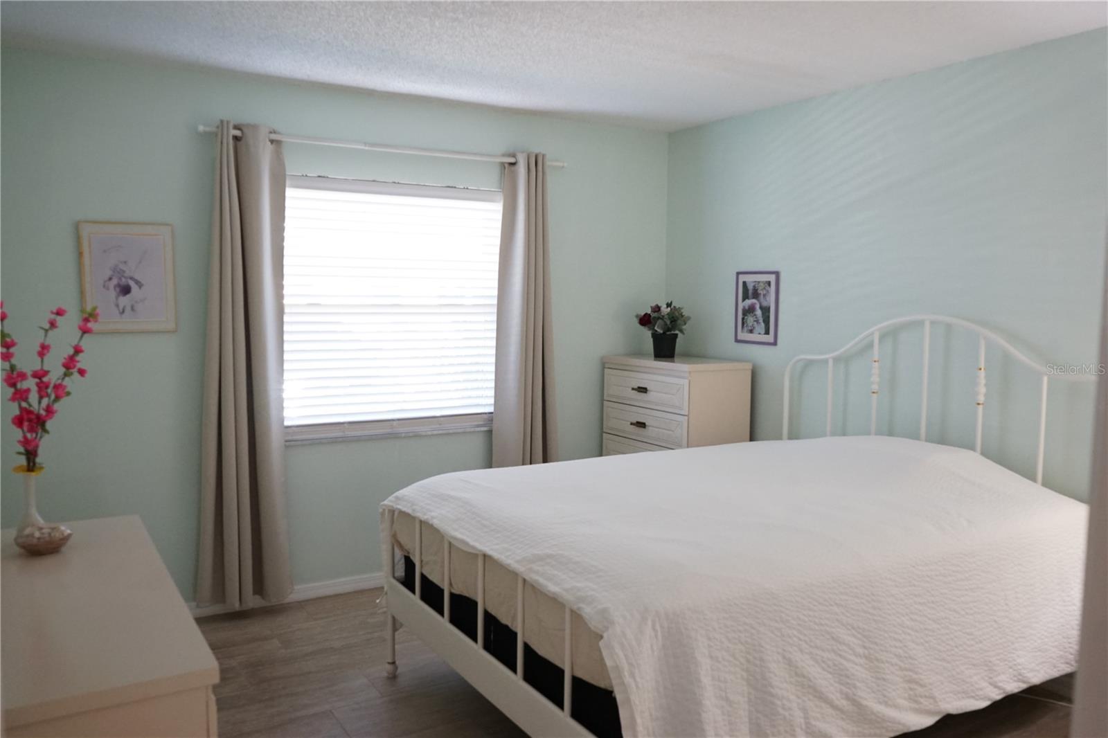 Image 24 of 53 For 1901 Canterbury Lane 4