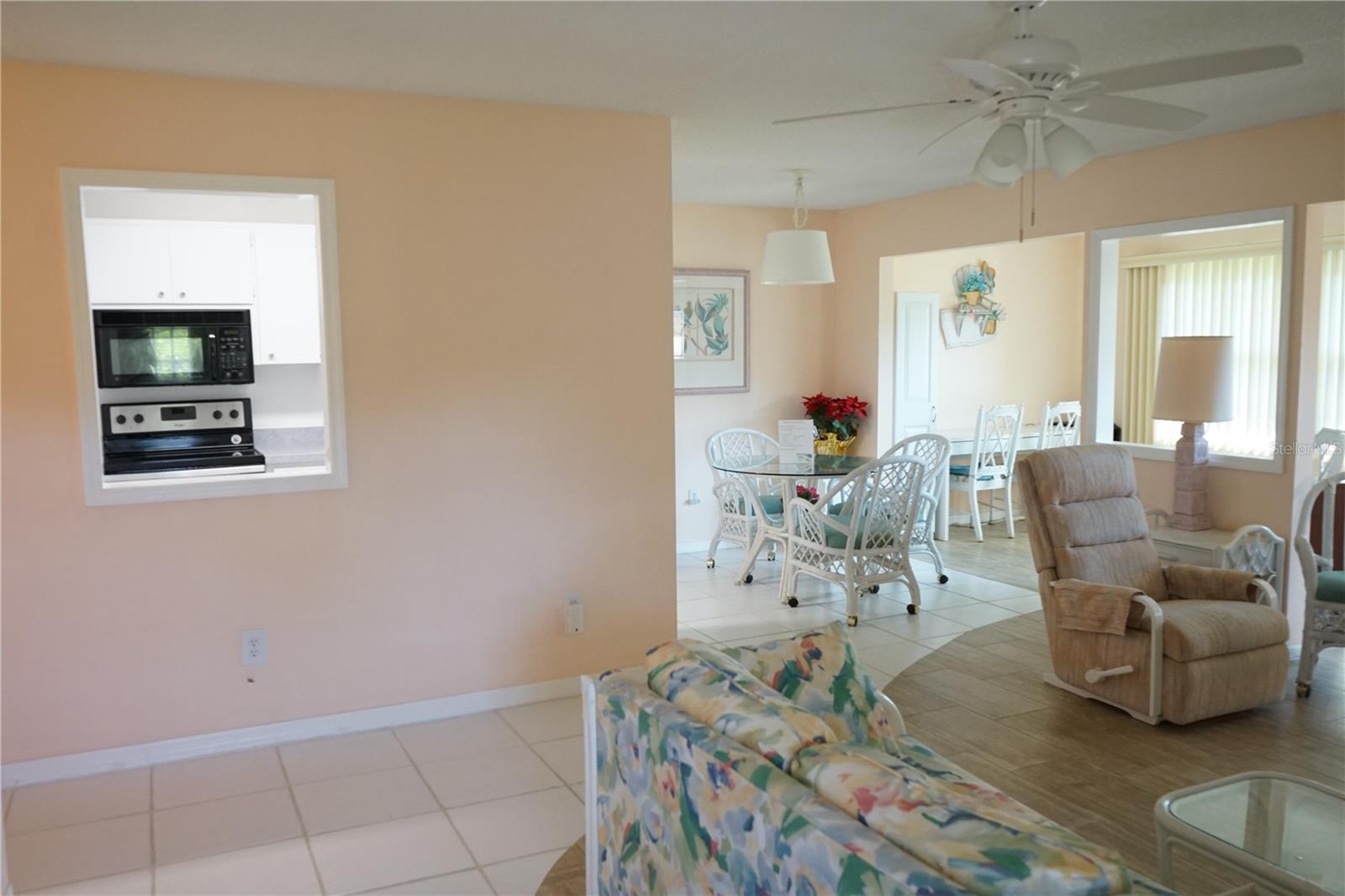 Image 4 of 53 For 1901 Canterbury Lane 4