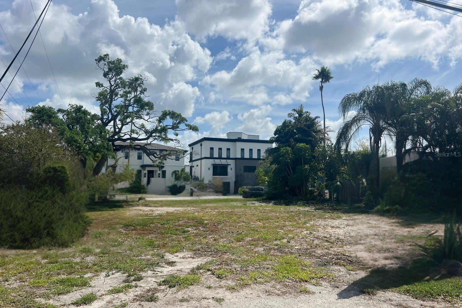 Listing photo id 7 for 404 Davis Boulevard