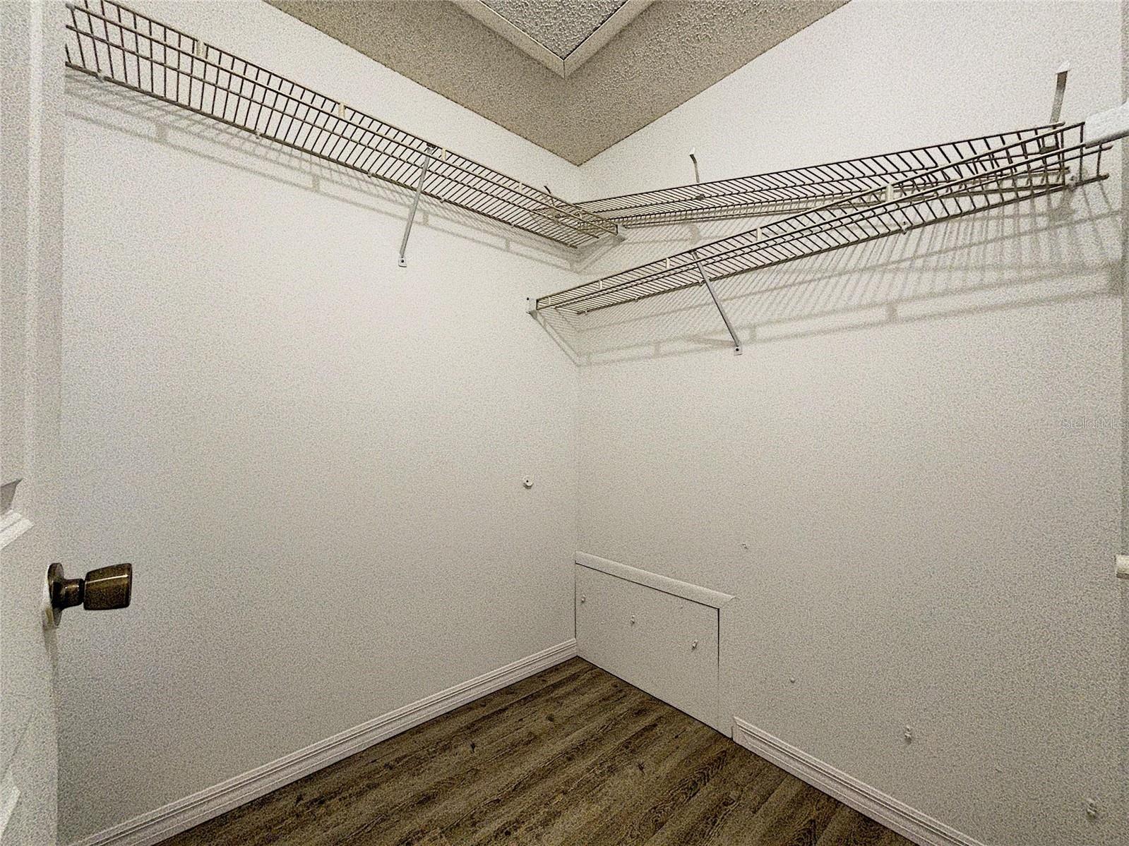 Image 27 of 49 For 4181 Glade Road