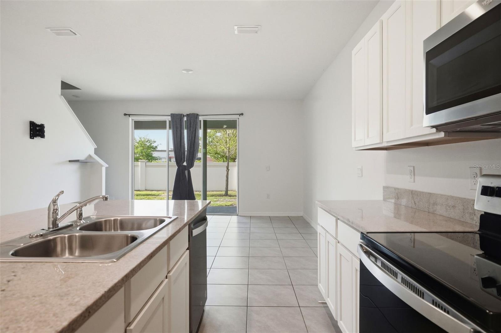 Image 17 of 44 For 5323 Dragonfly Drive