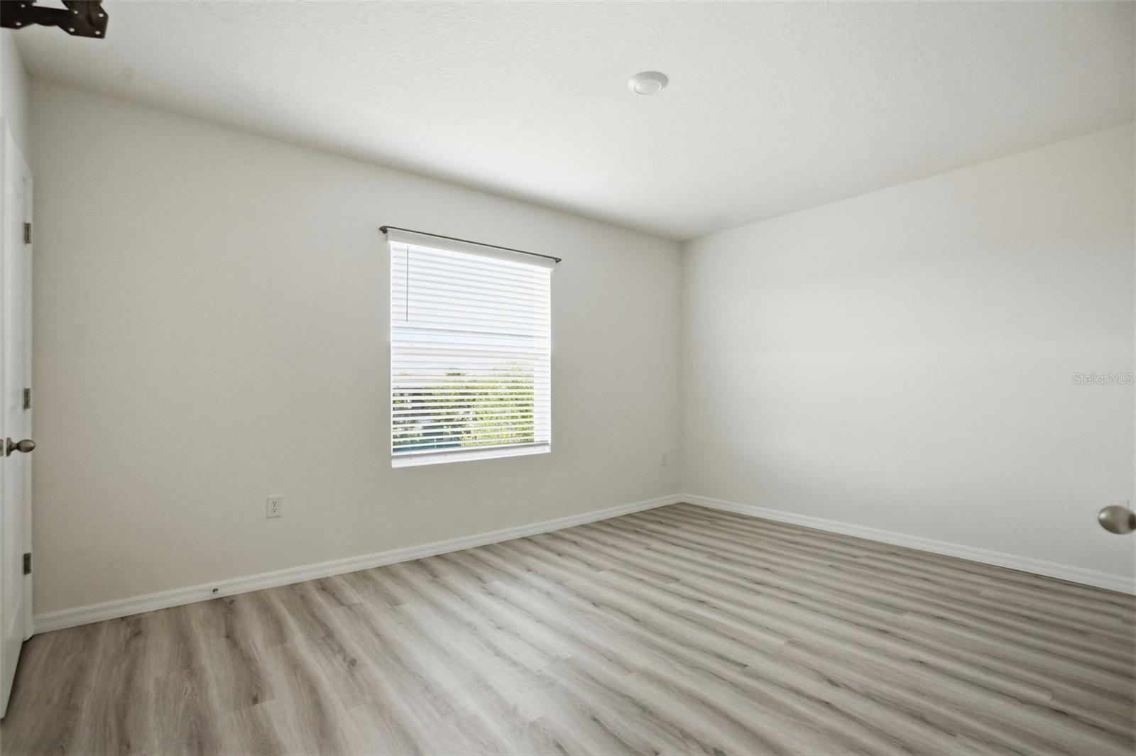 Image 24 of 44 For 5323 Dragonfly Drive