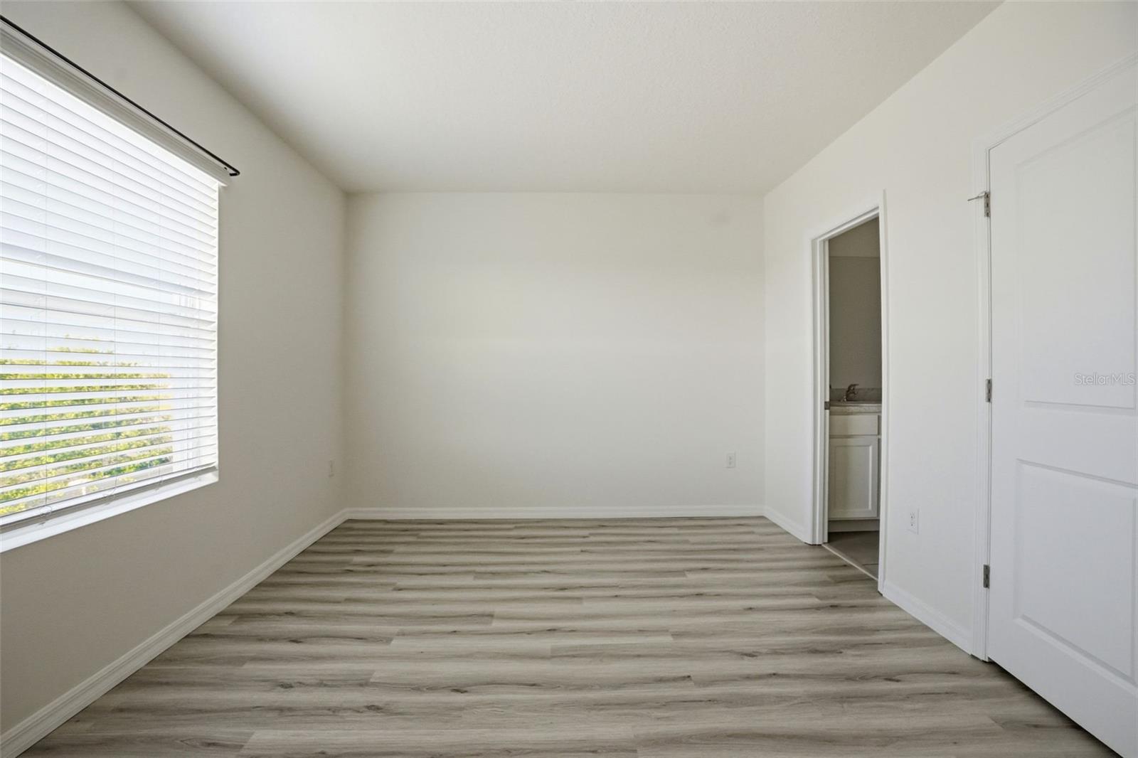 Image 26 of 44 For 5323 Dragonfly Drive