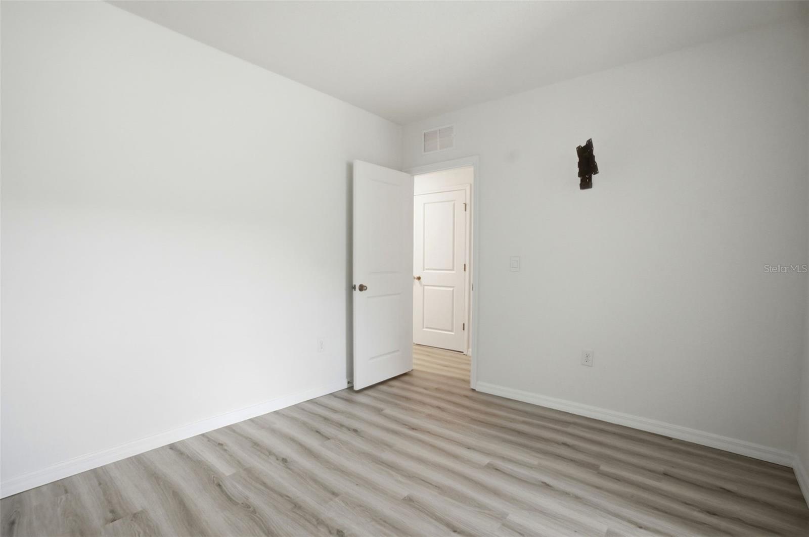 Image 34 of 44 For 5323 Dragonfly Drive