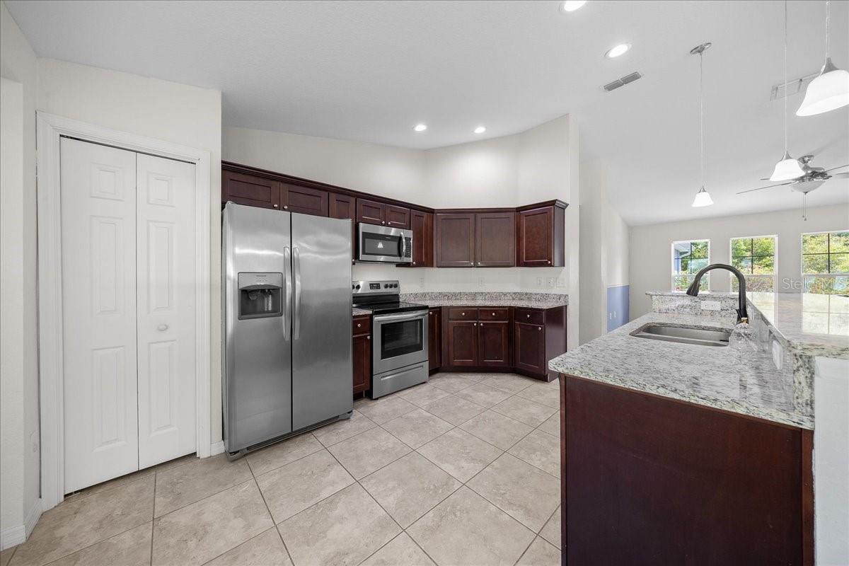 Image 11 of 41 For 5488 61st Avenue