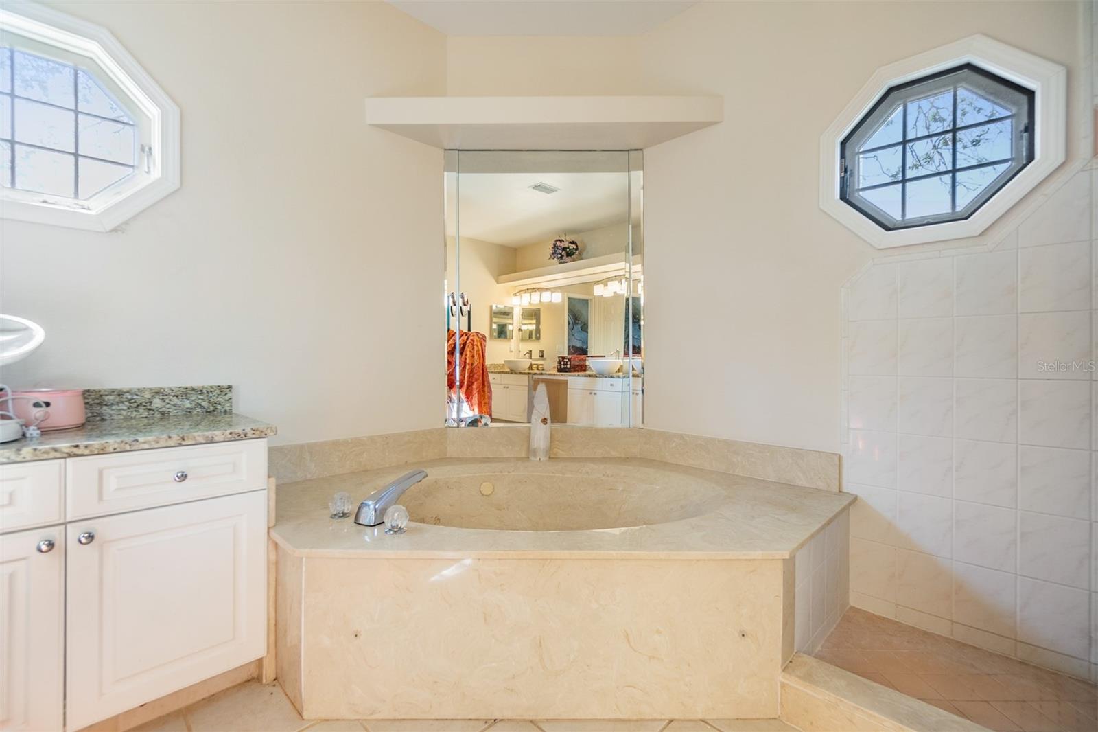 Image 24 of 73 For 1422 Jumana Loop